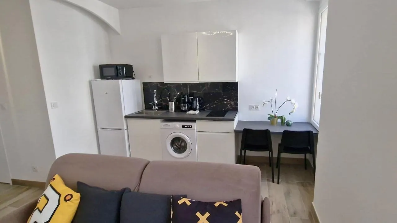 Gregbnb - T2 37M2 -1- Est - Toulon France